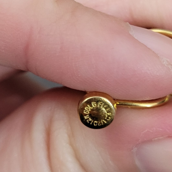 Vintage bakelite rose 12k GF screw Earrings - Picture 2 of 4